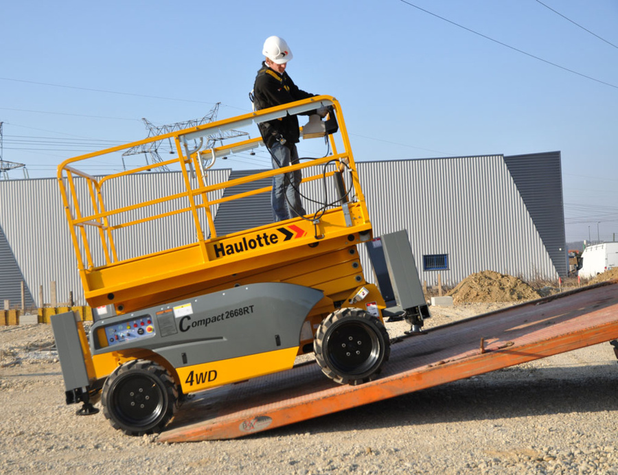 JLG 1230ES Scissor Lift by JLG